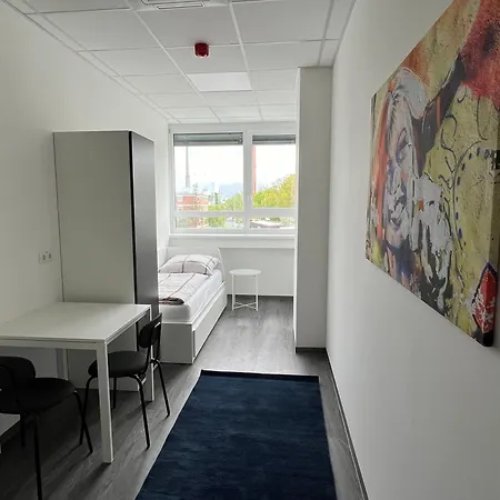 Driver Rooms Хостел Нюрнберг